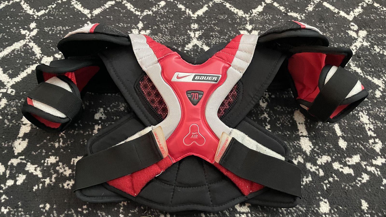 Nike Bauer Supreme Air 70 Hockey Shoulder Pads - Junior Large (Great Condition)