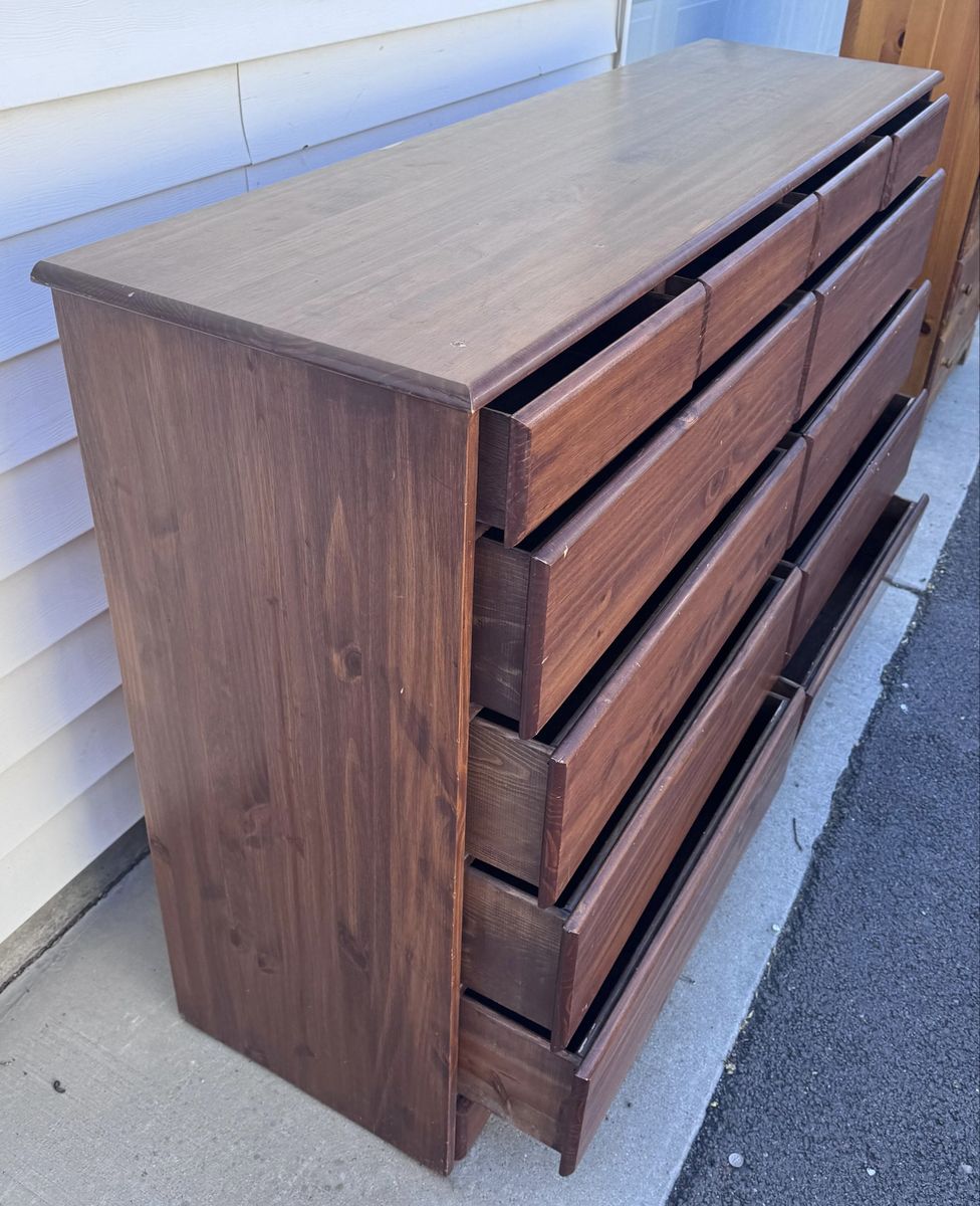 Amazing dresser