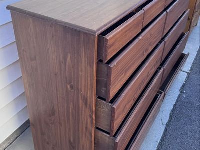 Amazing dresser