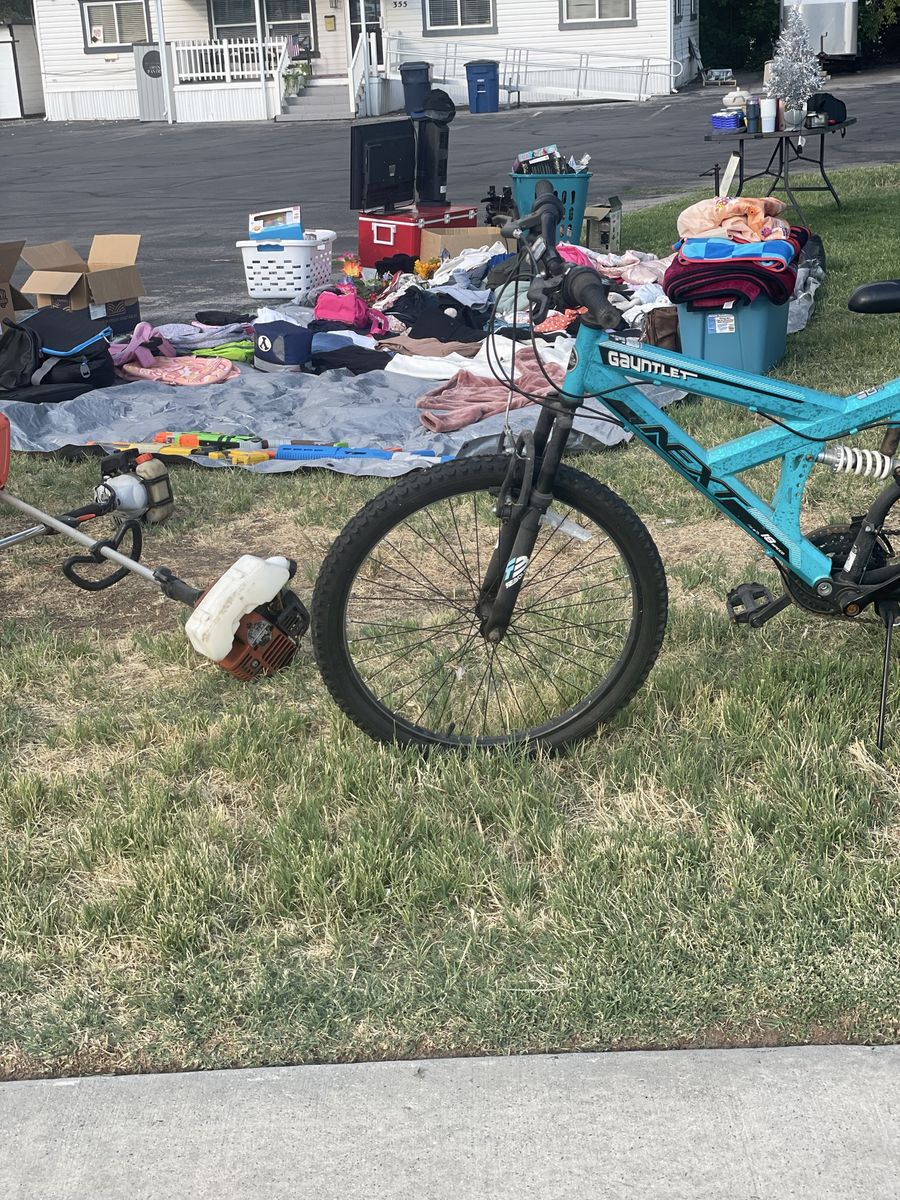 Yard sale 