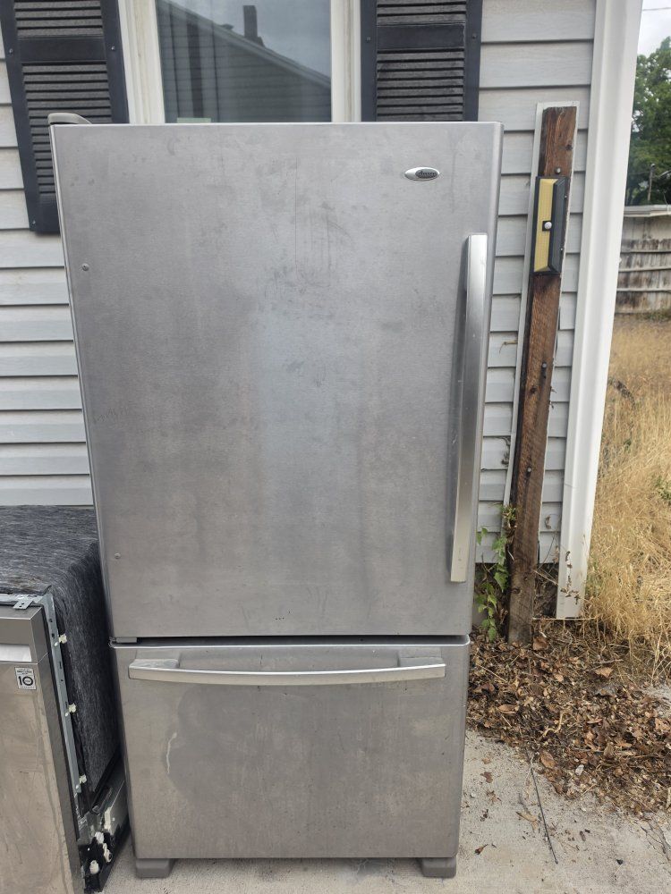 Amana Stainless Steel Bottom Freezer Refrigerator