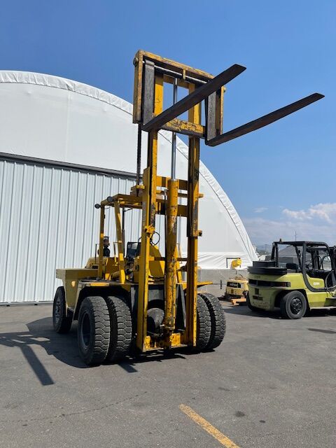 Wiggins Yard Bull Forklift for Rent