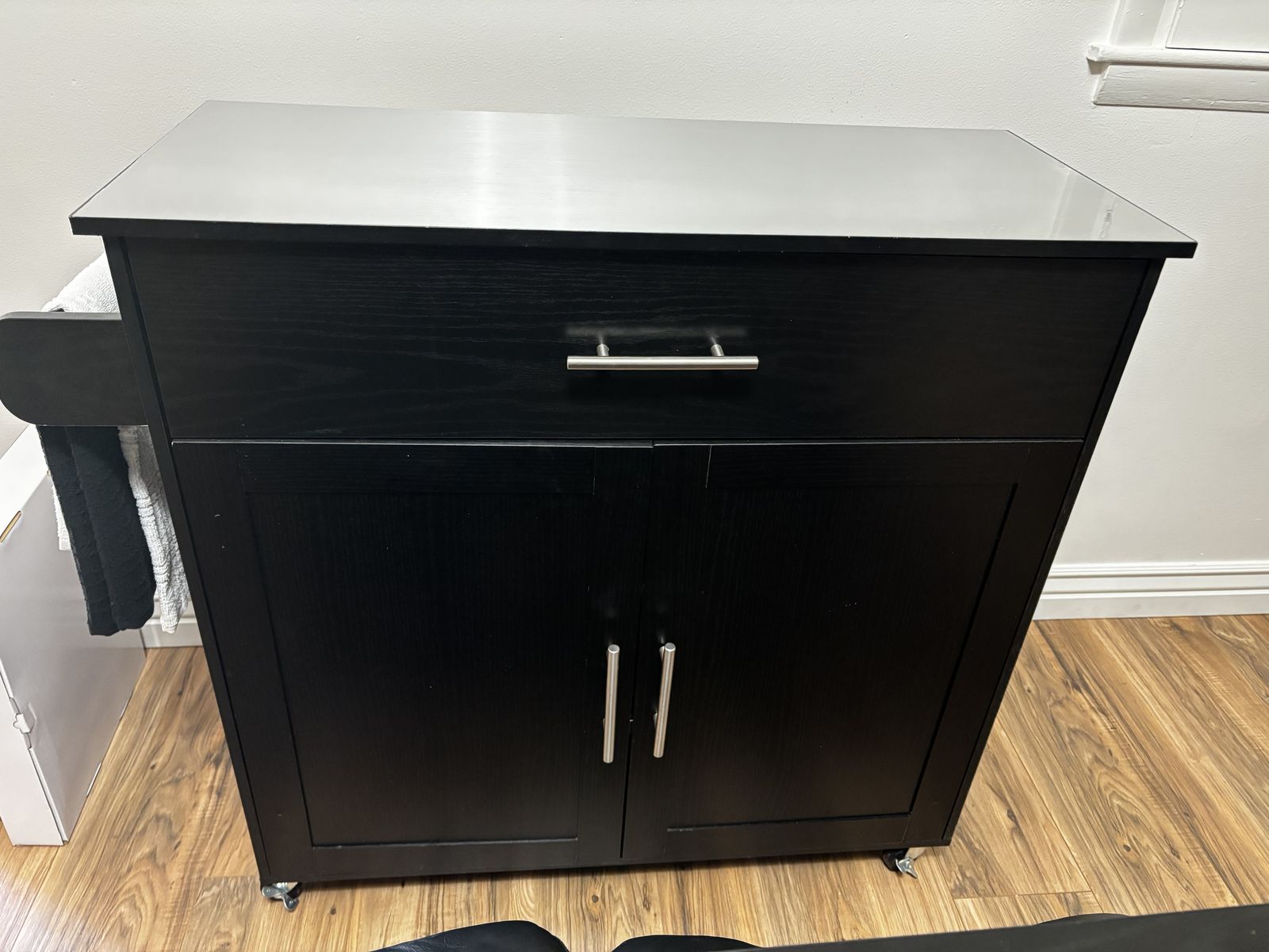 Black kitchen island extend leaf and wheels