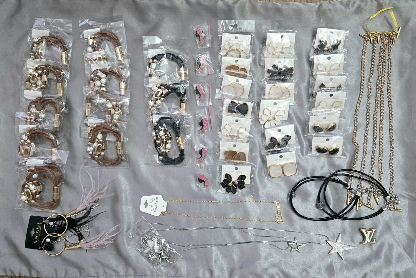 Wholesale Lot NWT - Fashion Jewelry Mixed Bracelets, Earrings, Necklaces - New Accessories *50+ items*