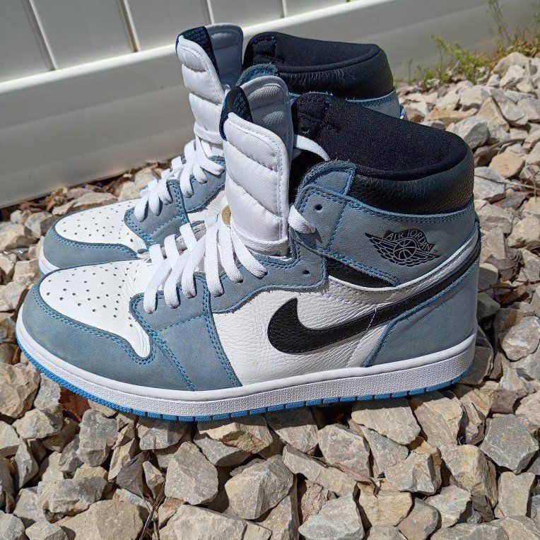 Men's Air Jordan Retro 1 Mid Size 12