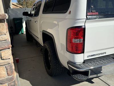 LEER 100XR Summit White Topper - Silverado/Sierra 1500 5’8” Bed