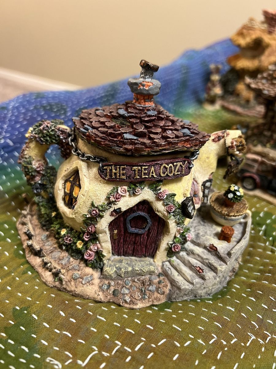Boyds Bears Bearly Built Villages The Tea Cozy Teapot Building Figurine
