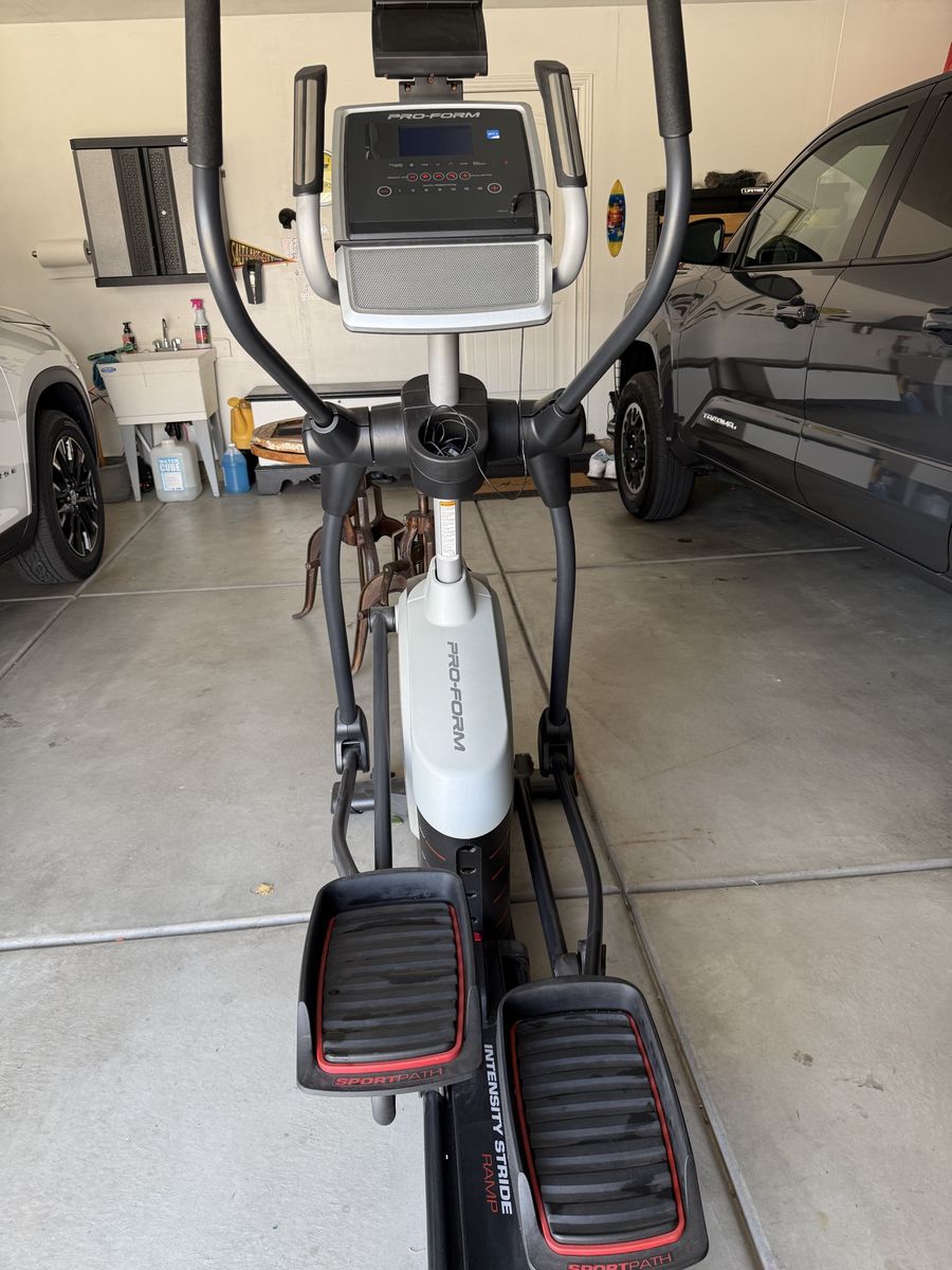 ProForm Endurance 520E Adjustable Incline Elliptical Trainer