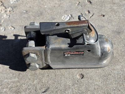 Demco EZ Latch Coupler - Trailer Hitch, Used GVWR 20,000 LBS