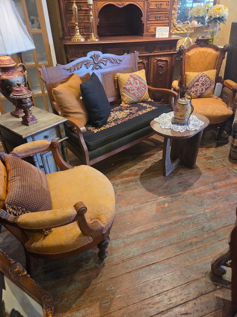 Stunning Vintage Antique Needlepoint Settee Love Seat, Eastlake Chairs Xlnt Condition