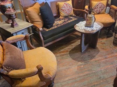 Stunning Vintage Antique Needlepoint Settee Love Seat, Eastlake Chairs Xlnt Condition