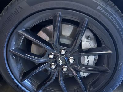 OEM 2025 Ford Mustang GT 18x8.5 Continental Pro WHEEL & TIRE SETUP