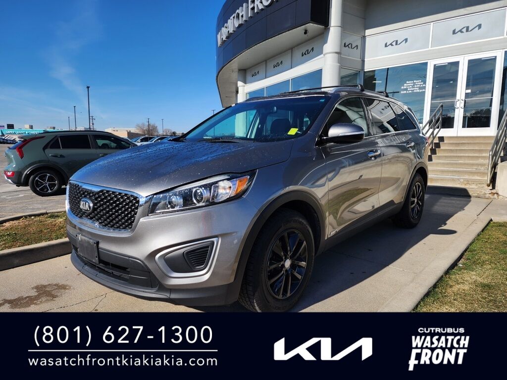 2017 KIA SORENTO LX