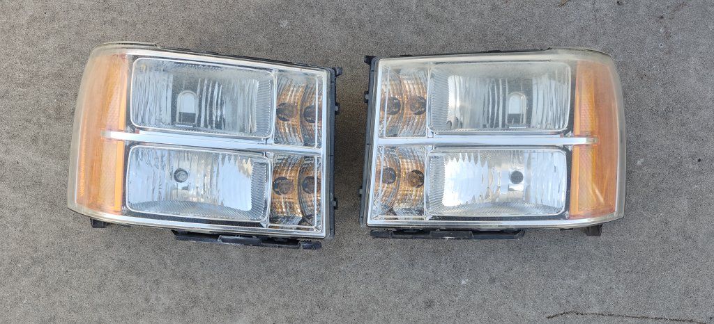 2007-2013 HMC SIERRA HEADLIGHTS