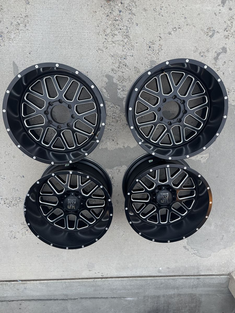 F250  XD SERIES black Wheels 22x12"