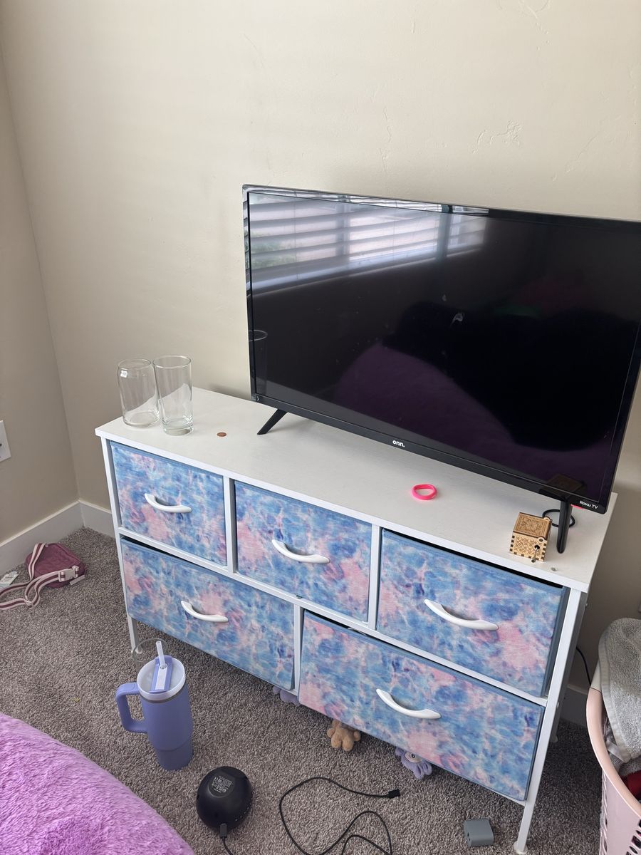 Kids TV & Small Dresser