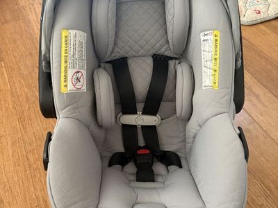 Carseat- Evenflo Revolve 180 LiteMax NXT + Extra Base
