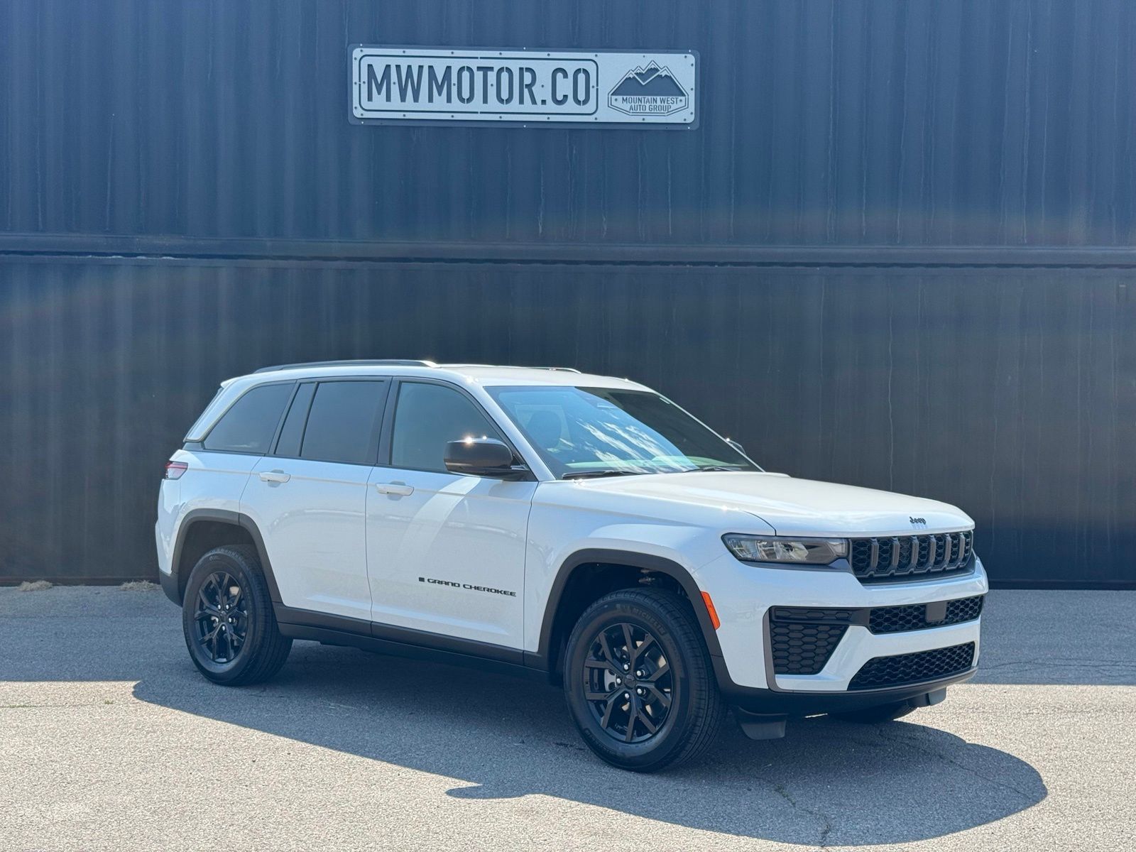 2026 Jeep Grand Cherokee Altitude