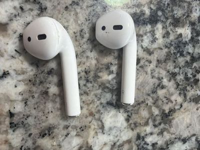 Right side only Apple AirPods True Wireless In-Ear Headphones - White 1st generation