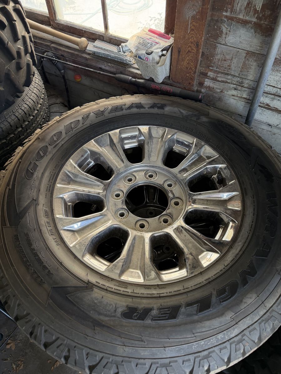 $500 OBO 275 75 R18 Goodyear Wrangler All-Terrain Adventure Tires on Ford 8 x 170 King Ranch Wheels