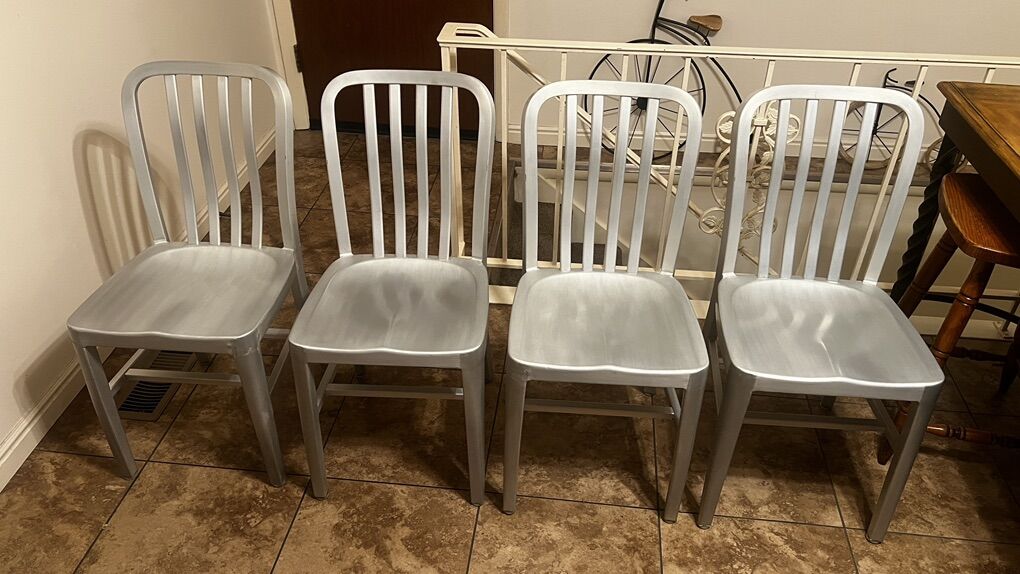 $140 for Set of 4 - Nice Aluminum chairs STRONG
