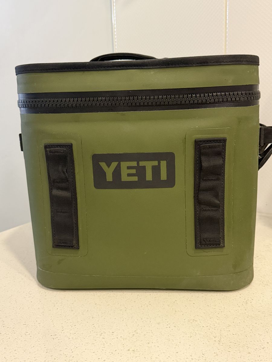 Yeti Hopper Flip 12
