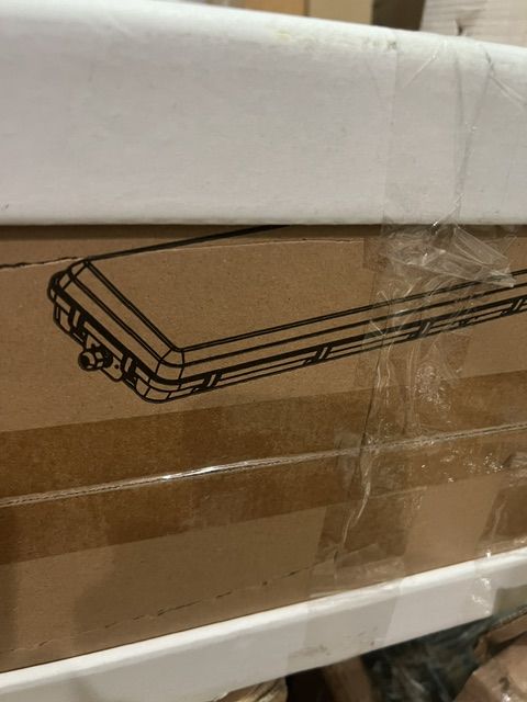 VAPOR proof 4ft LED light fixture ( Washdown or extreme outdoors )
