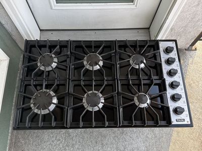 Viking Professional 36 6-Burner Cooktop
