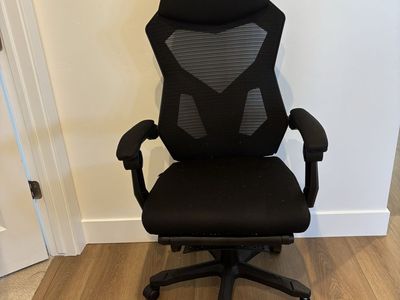 Ergonomic Black Mesh High-Back Swivel Office Chair with Armrests - Used Good Condition