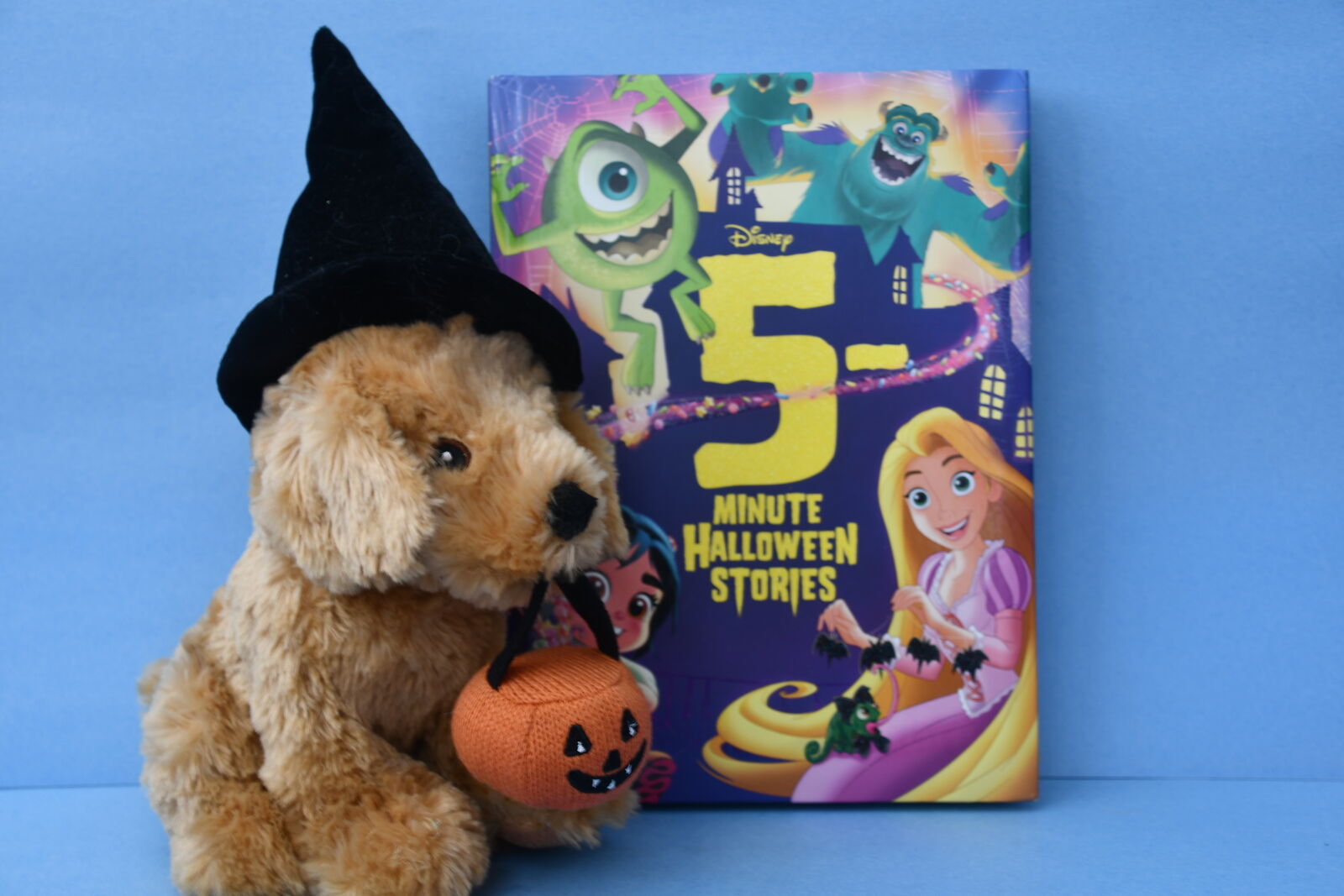 CHILDRENS DISNEY HALLOWEEN STORY BOOK (12 STORIES) + STUFFED DOG with TRICK OR TREAT BAG ~ CUTE & CLEAN!