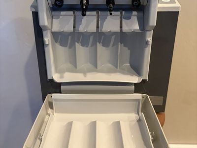 Kavo QUATTROcare Plus 2124A - Automated Dental Handpiece Cleaner and Lubricator System