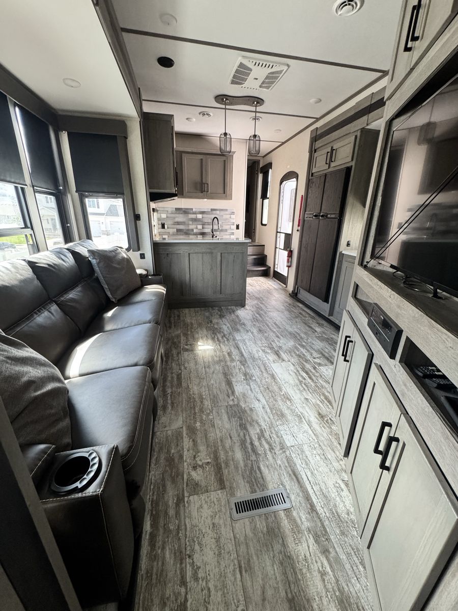 2021 Keystone Carbon 418 Toy Hauler