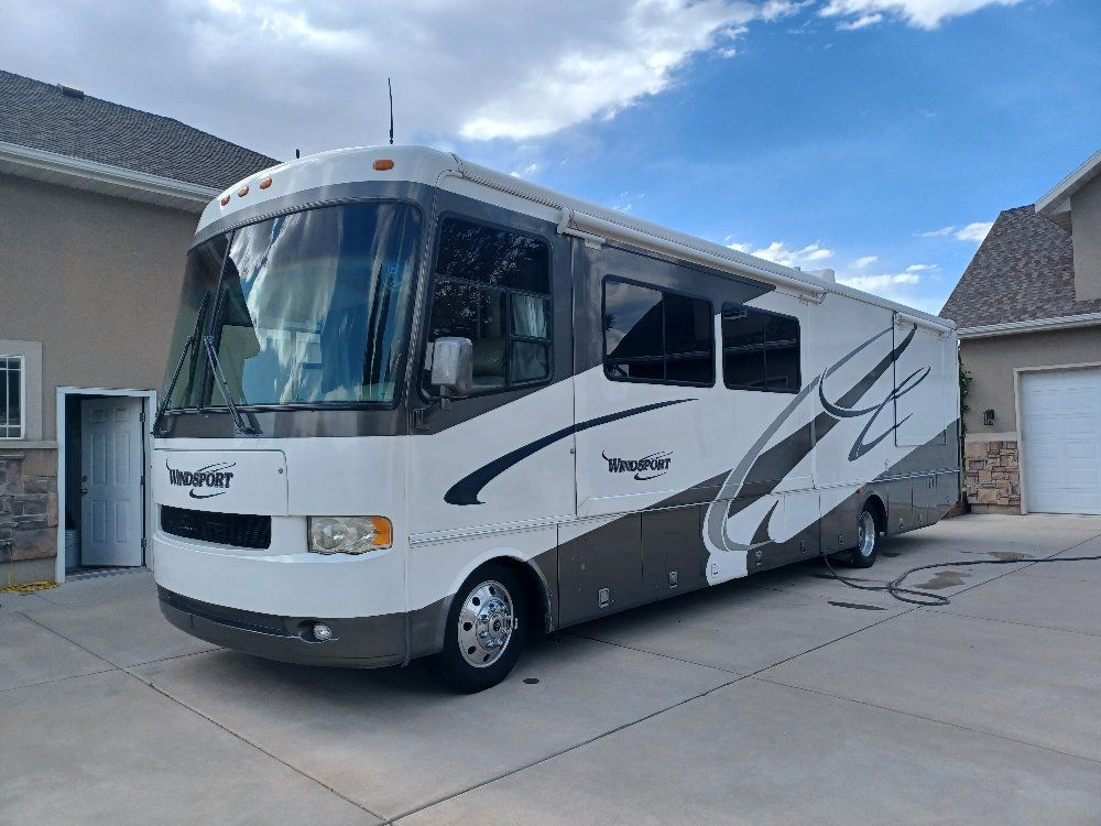 Motorhome Wheelchair lift 2003 Ford F550,CABIN 2004, Nice 35' Four Winds Windsport