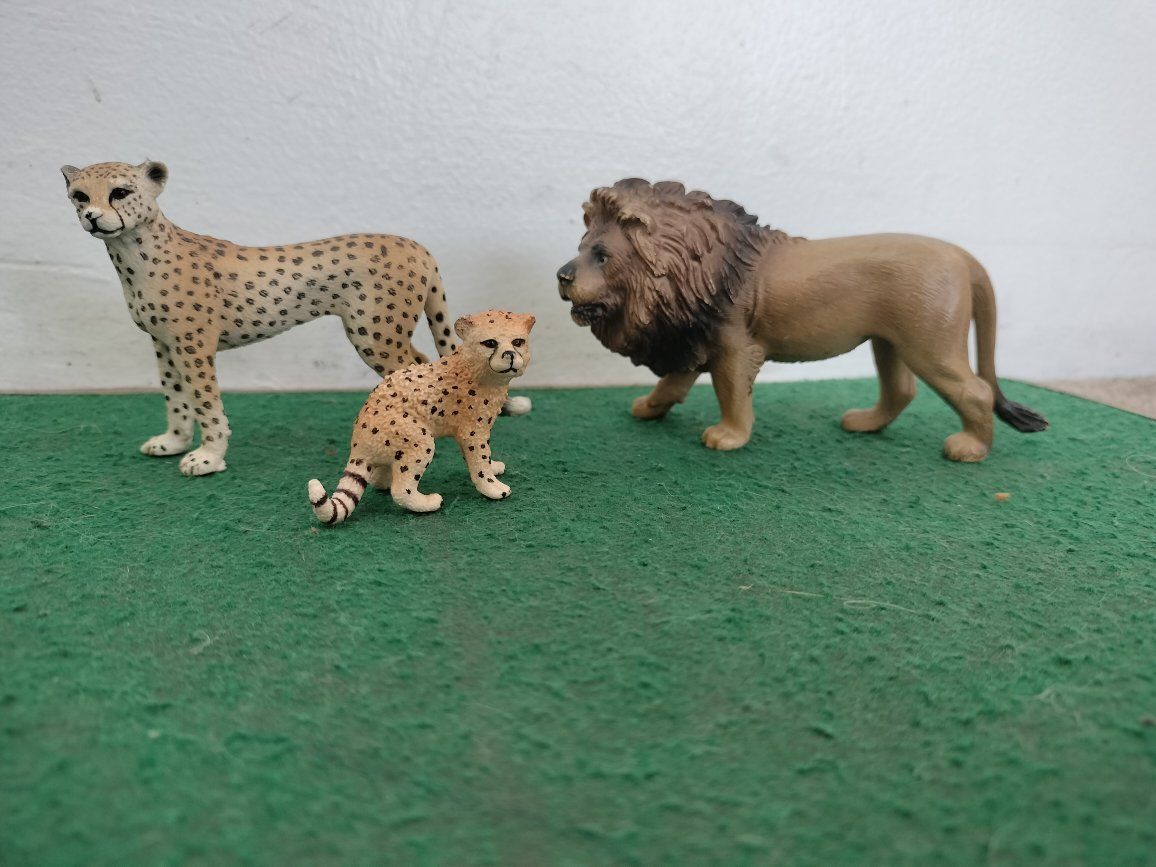 Schleich Lion and Cheetah & Cub