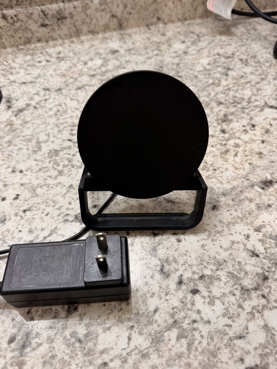 Belkin Wireless Charging Pad with Stand - Black (Used)