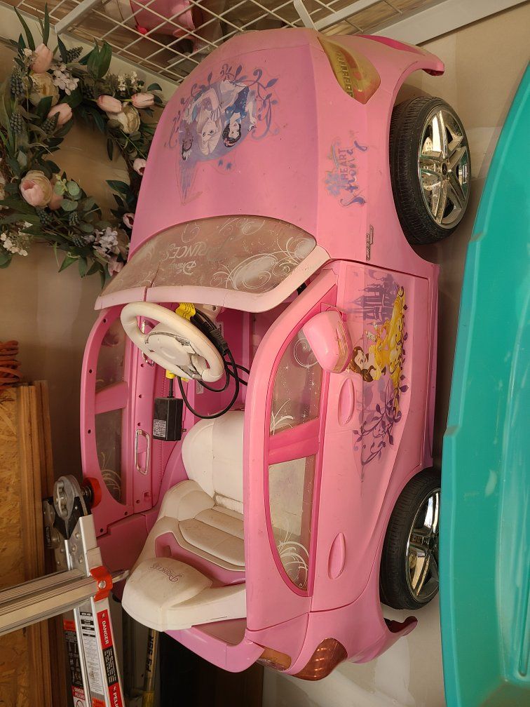 Disney Little Princess - Battery Powered Car