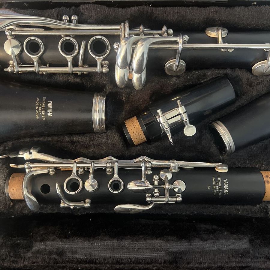 YAMAHA 34 WOODEN CLARINET w/CASE - VANDOREN 5RV MOUTHPIECE - EXCELLENT!