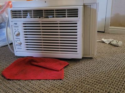 Arctic King Window Air Conditioner White 5000 BTU Used