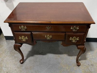 Queen Anne-style Mahogany Lowboy