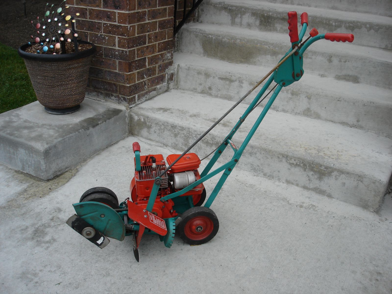 Power Trim Model 200 3HP Lawn Edger – Runs Great