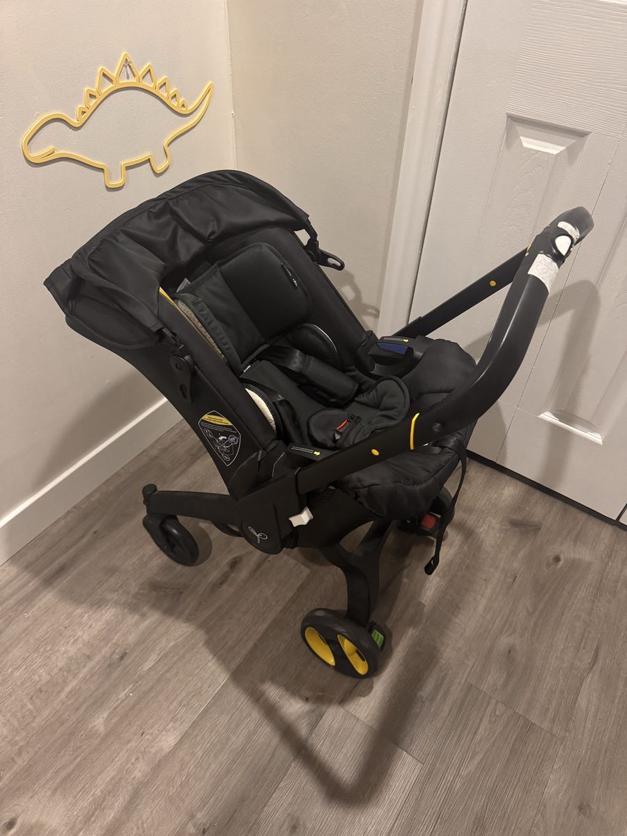 Stroller - Black - Includes Newborn Insert