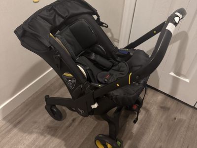 Stroller - Black - Includes Newborn Insert