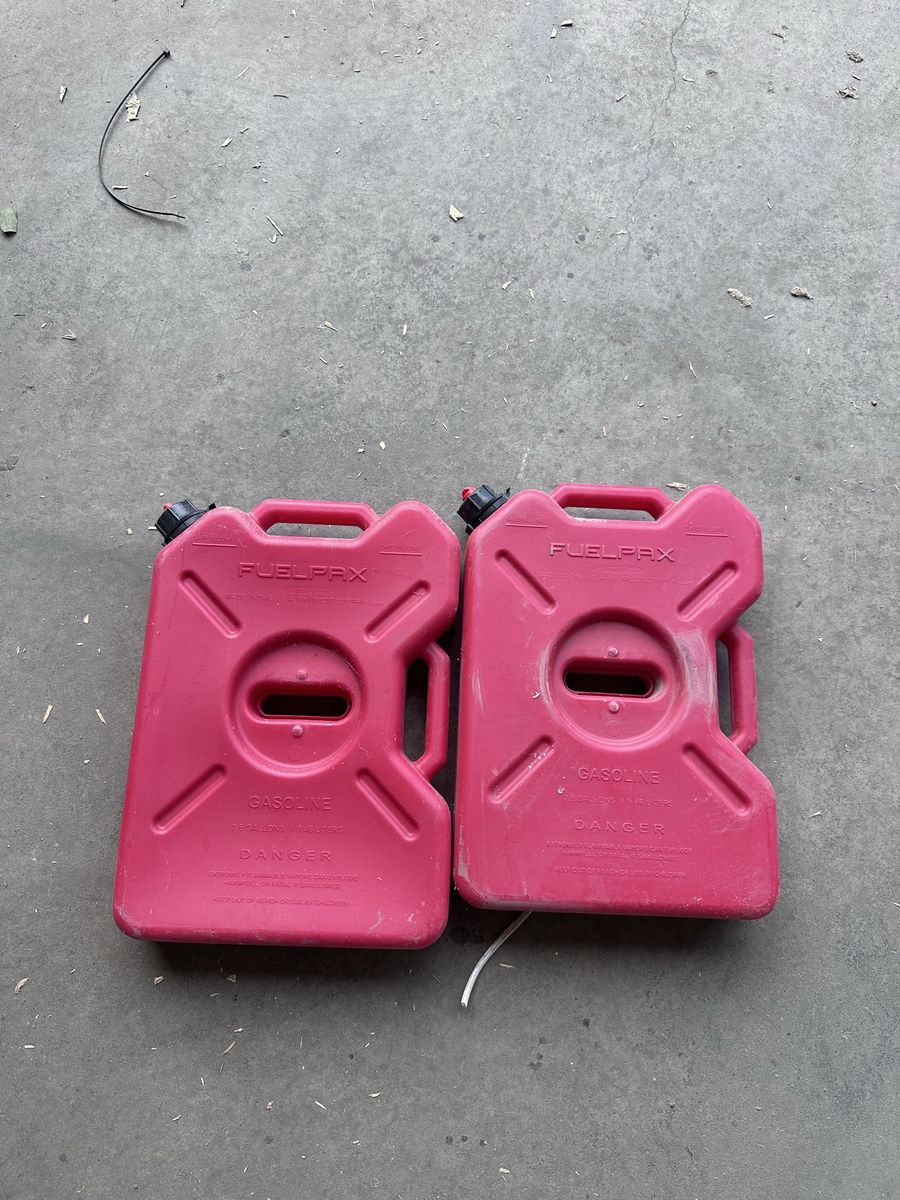 A pair of 2.5 gallon rotopax fuel cells