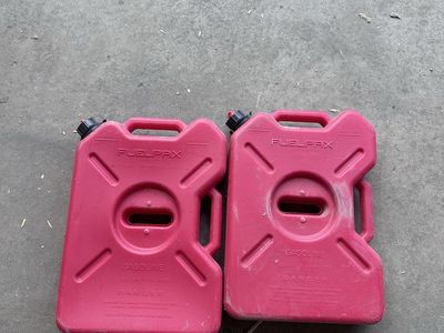 A pair of 2.5 gallon rotopax fuel cells