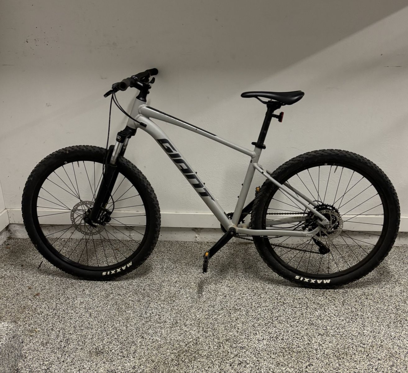 Giant Talon Mountain Bike - Medium