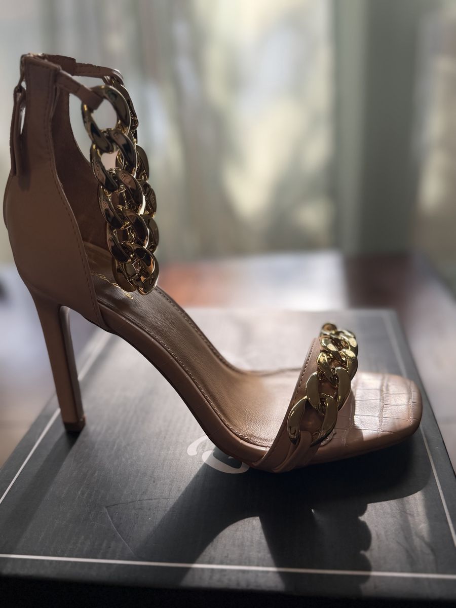 Qupid Highlight 49 Nude PU Gold Chain Heels Womens Size 8 Brand New