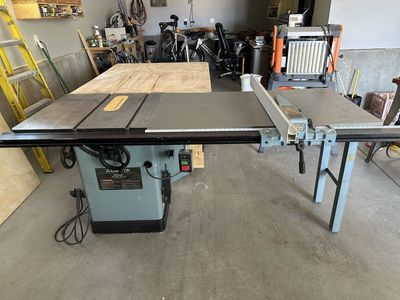Delta 10" Unisaw Tilting Arbor Table Saw 34-802 with Unifence, Extension & Outfeed Table