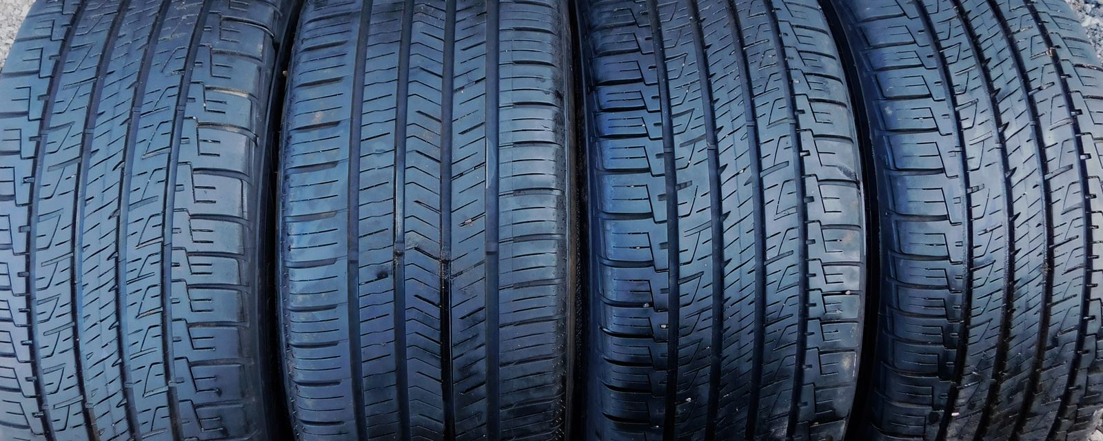 235 45R 19 Good Year