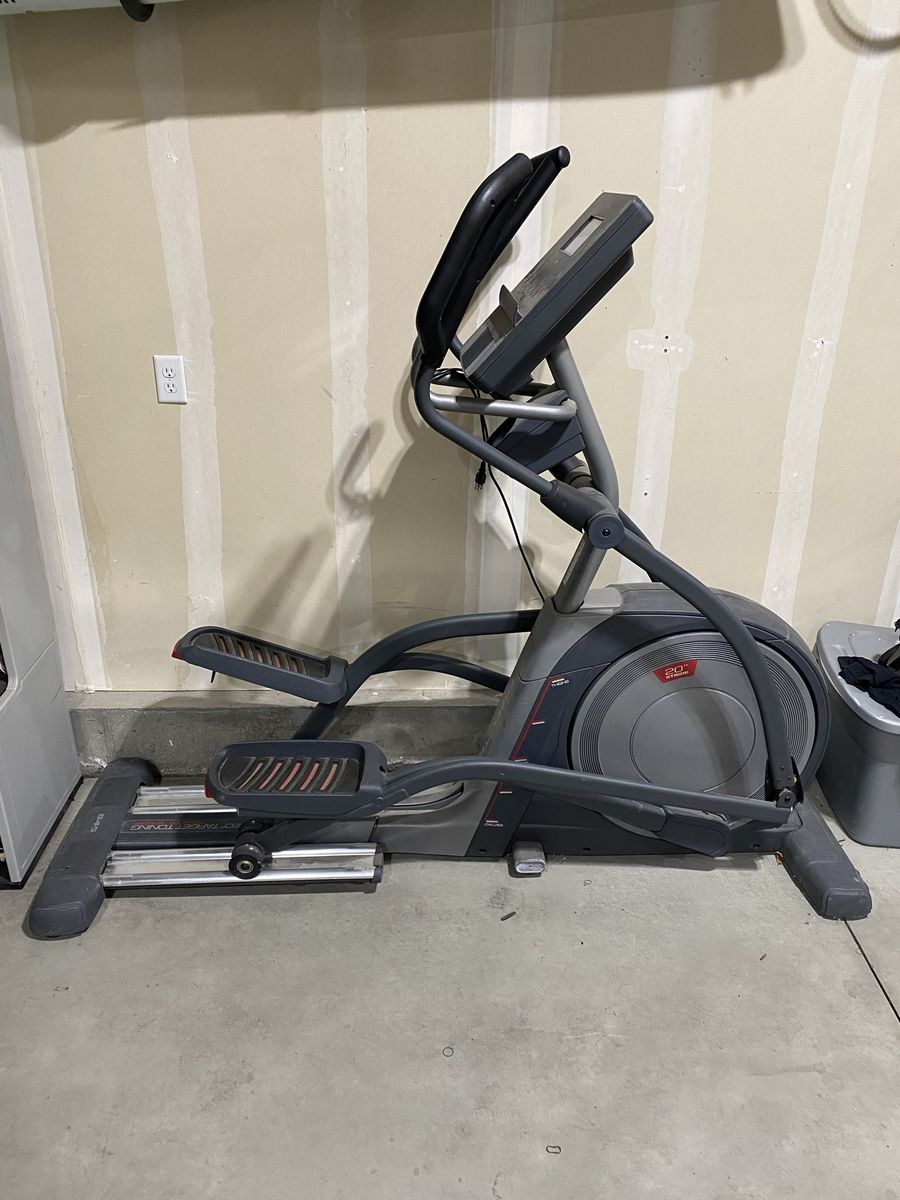 Freemotion 845 20” stride iFIT elliptical