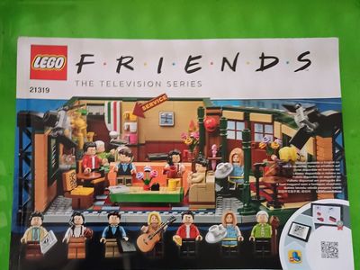 LEGO Ideas 21319 Friends Central Perk Coffee Shop Building Set - Complete with Minifigures